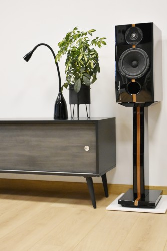 Drewniana szafka RTV w stylu RETRO SONOROUS RTRA-180-BLK-BNW szerokość 180cm 