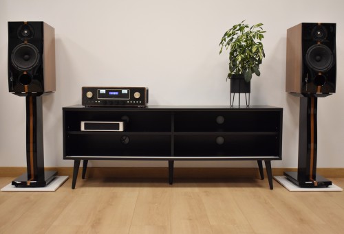 Drewniana szafka rtv SONOROUS RETRO RTRA-140-BLK-BNW  szerokość 140 cm