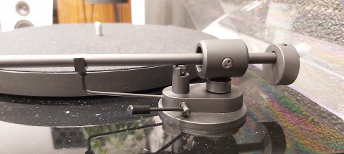 Gramofon Pro-Ject JukeBox E + OM5E piano black (6)