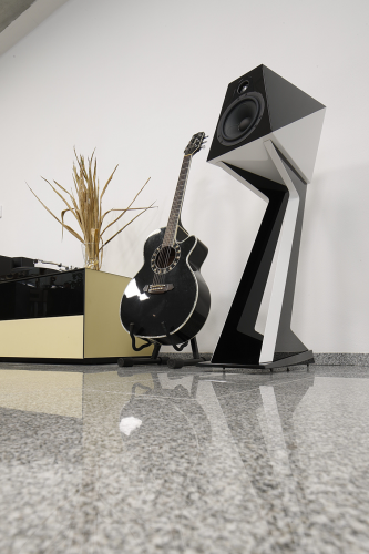 Acoustique Quality PASSION ORCA - Designerski zestaw do nowoczesnego wnętrza, o doskonałej konstrukcji High End / Scan-Speak / kolor black / white (3)