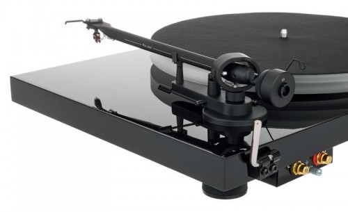 Pro-ject Debut III Esprit HG Black + OM10 gramofon z wkładką Ortofon OM10E.
