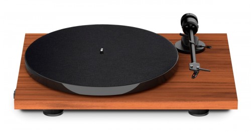 Pro-Ject E1 BT + OM5e Gramofon Plug & Play Hi-Fi, Bluetooth, drewno