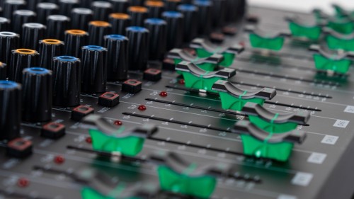 Fonestar MIX-12PRO - Konsola mikserska, 12 kanałów, 16 dig. efekty, odtwarzacz MP3 (2)