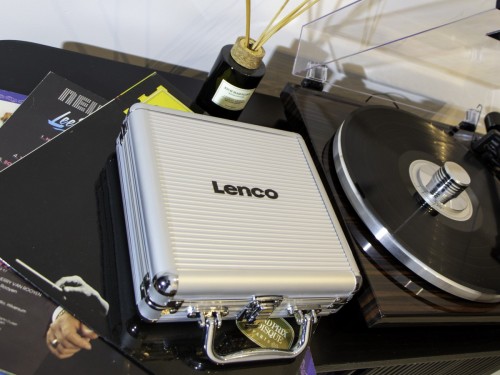 Lenco TTA-12IN1PRO Walizka z zestawem profesjonalnych akcesoriów gramofonowych