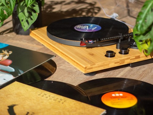 Lenco LBT-335BA - Gramofon Hi-Fi z Bluetooth, przenośny Ortofon 2M Red