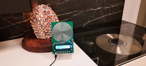Generator rezonansowy fal Schumanna 7,83Hz bez obudowy 