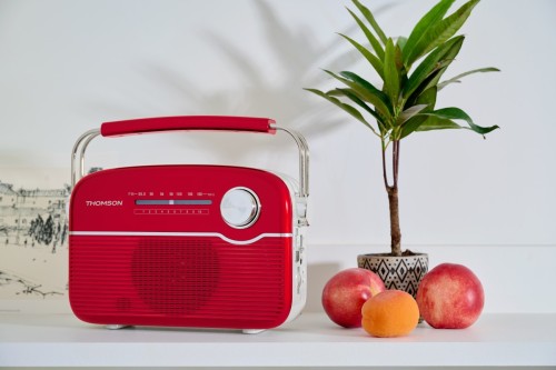 Przenośne radio FM z funkcją Bluetooth i ładowaniem słonecznym Thomson RTS450BTR (6)
