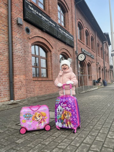 Jeżdżąca walizka podróżna Psi Patrol - różowa mała (3)