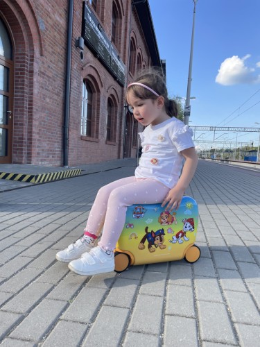 Jeżdżąca walizka podróżna Psi Patrol - żółta mała (6)
