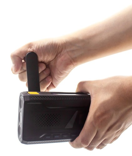Denver SCD-2033 – radio FM/DAB+ z Bluetooth, zasilaniem solarnym/dynamowym/bateryjnym (17)