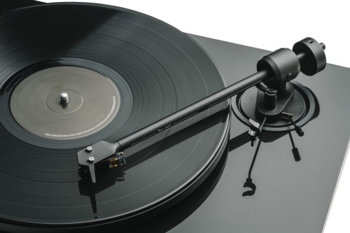 Gramofon Hi-Fi Pro-Ject E1.2 PHONO High Gloss Black + Pick it MM E (7)