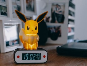 Pokémon EEVEE  budzik  Radiobudzik z lampką LED z motywem Pokémon Eevee.