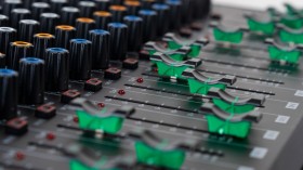 Obrazek 2 dla: Fonestar MIX12PRO  Konsola mikserska, 12 kanałów, 16 dig. efekty, odtwarzacz MP3