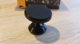 Uchwyt samochodowy magnetyczny czarny na deskę rozdzielczą