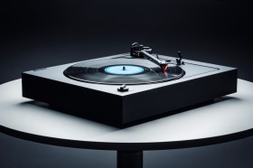 Obrazek 2 dla: ProJect A2  Trzybiegowy, w pełni automatyczny gramofon z wkładką Ortofon 2Mred