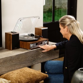 Obrazek 2 dla: Gramofon LENCO MC160WD Drewno, Napęd paskowy, BT, Kolumny głośnikowe w zestawie, Prędkość odtw. 33 1/3,45,78 obr./min