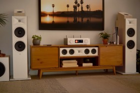 Obrazek 2 dla: JBL system kina domowego5.1.2 Dolby ATMOS MA7100HP + STAGE 260F + 245C + 240B + stojak na kolumny + 240H +220P BIAŁY