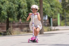 Obrazek 2 dla: Składana hulajnoga Trunki  różowa, duża